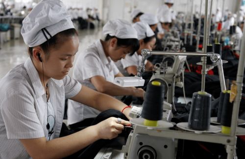 中國工廠工時困境 為何8小時雙休制難落實與典當業務的關聯分析